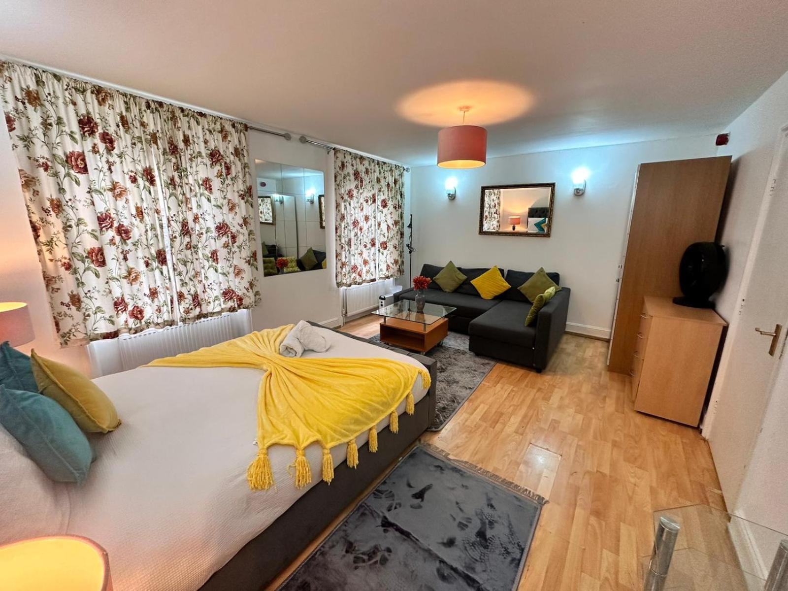 Bright Studio In Central London
