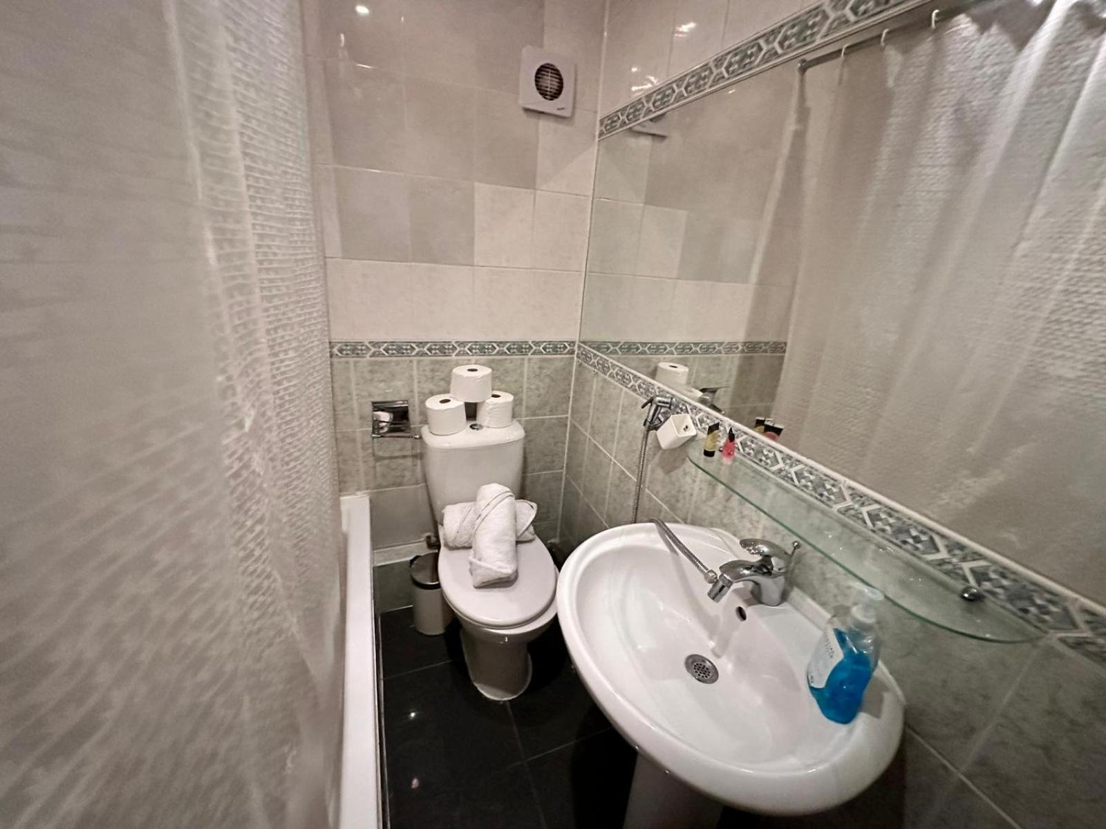 Bright Studio In Central * London