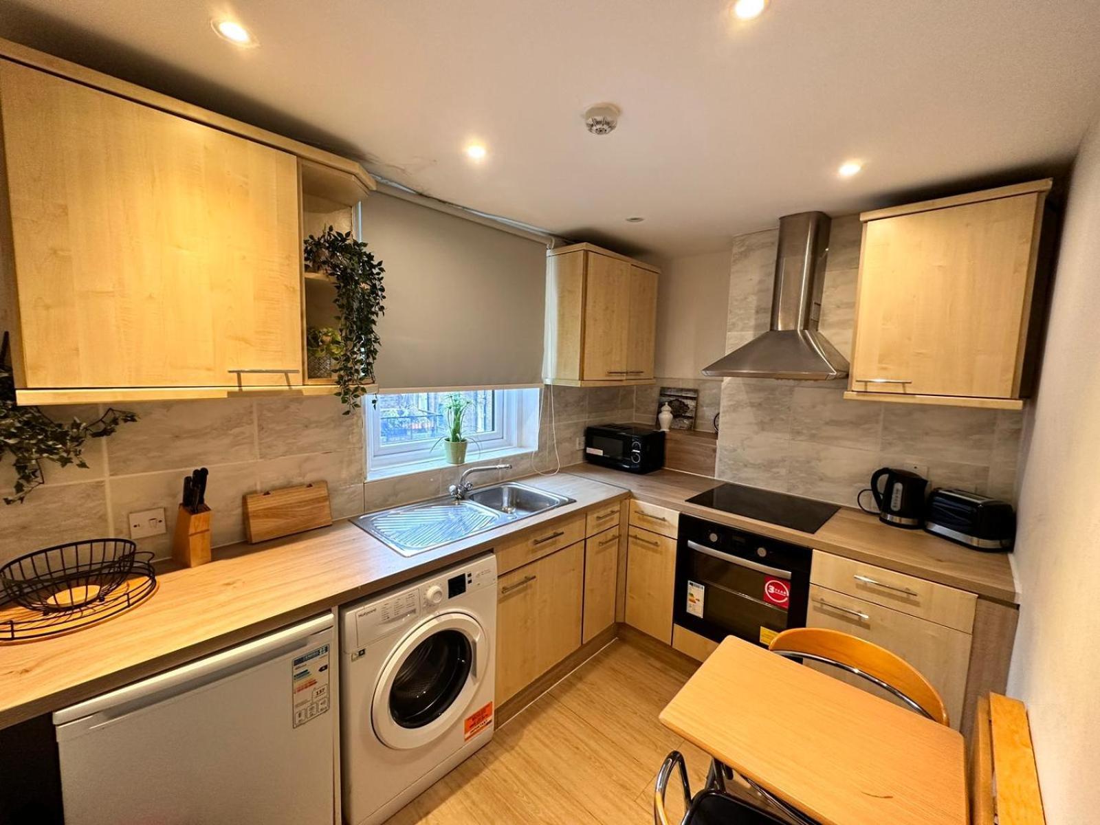 Bright Studio In Central Apartment *