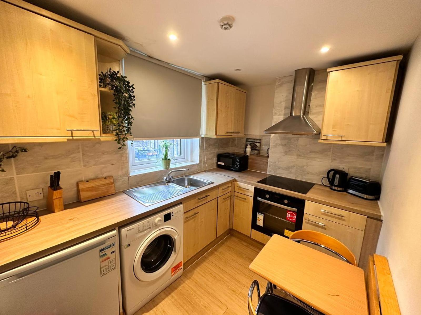 Bright Studio In Central Apartment London