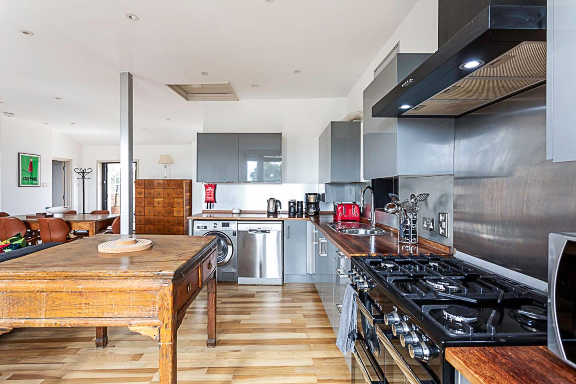 Contemporary Open Plan Penthouse London
