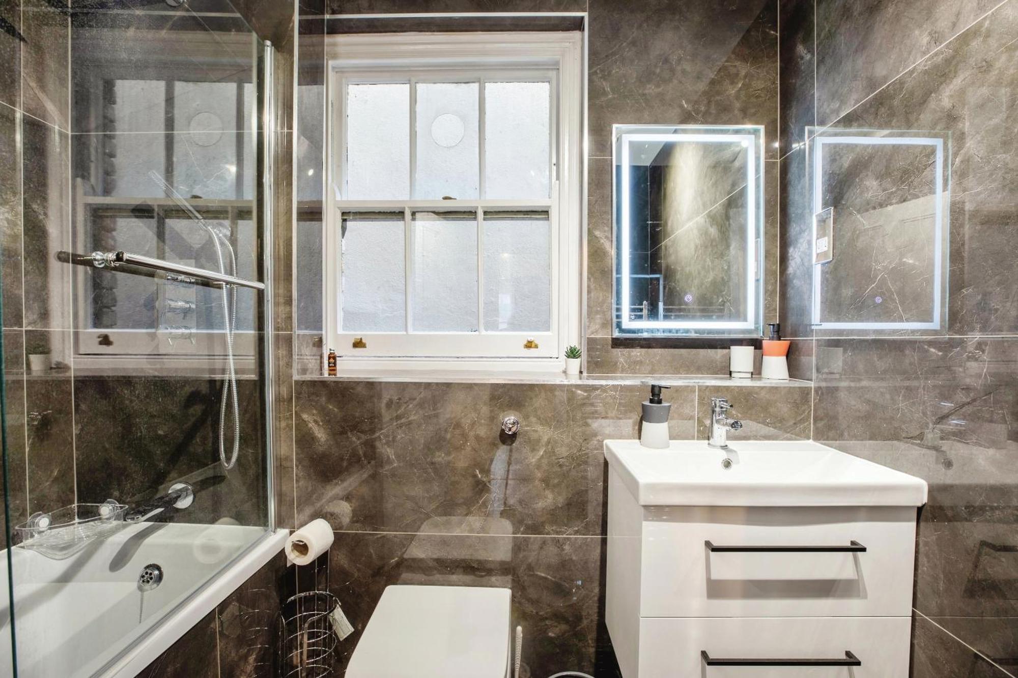 A Stunning In Paddington Apartment *