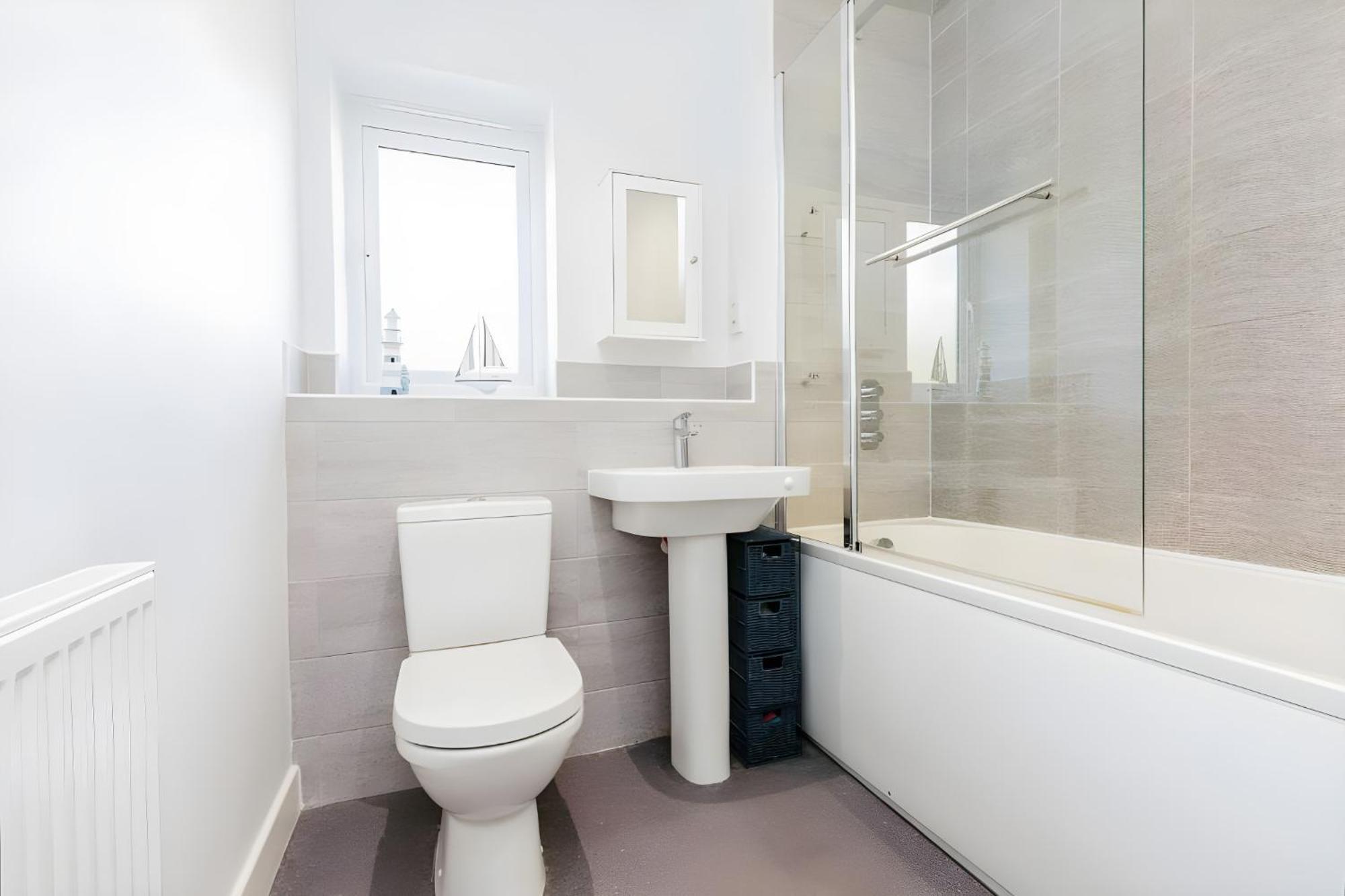 Quiet 2bedrooms Near Apartment London