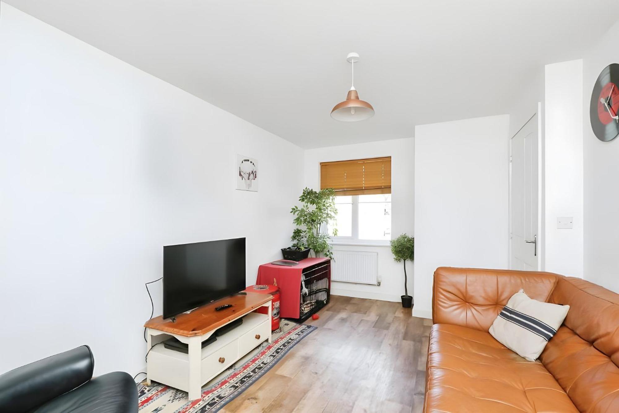 Quiet 2bedrooms Near Apartment *