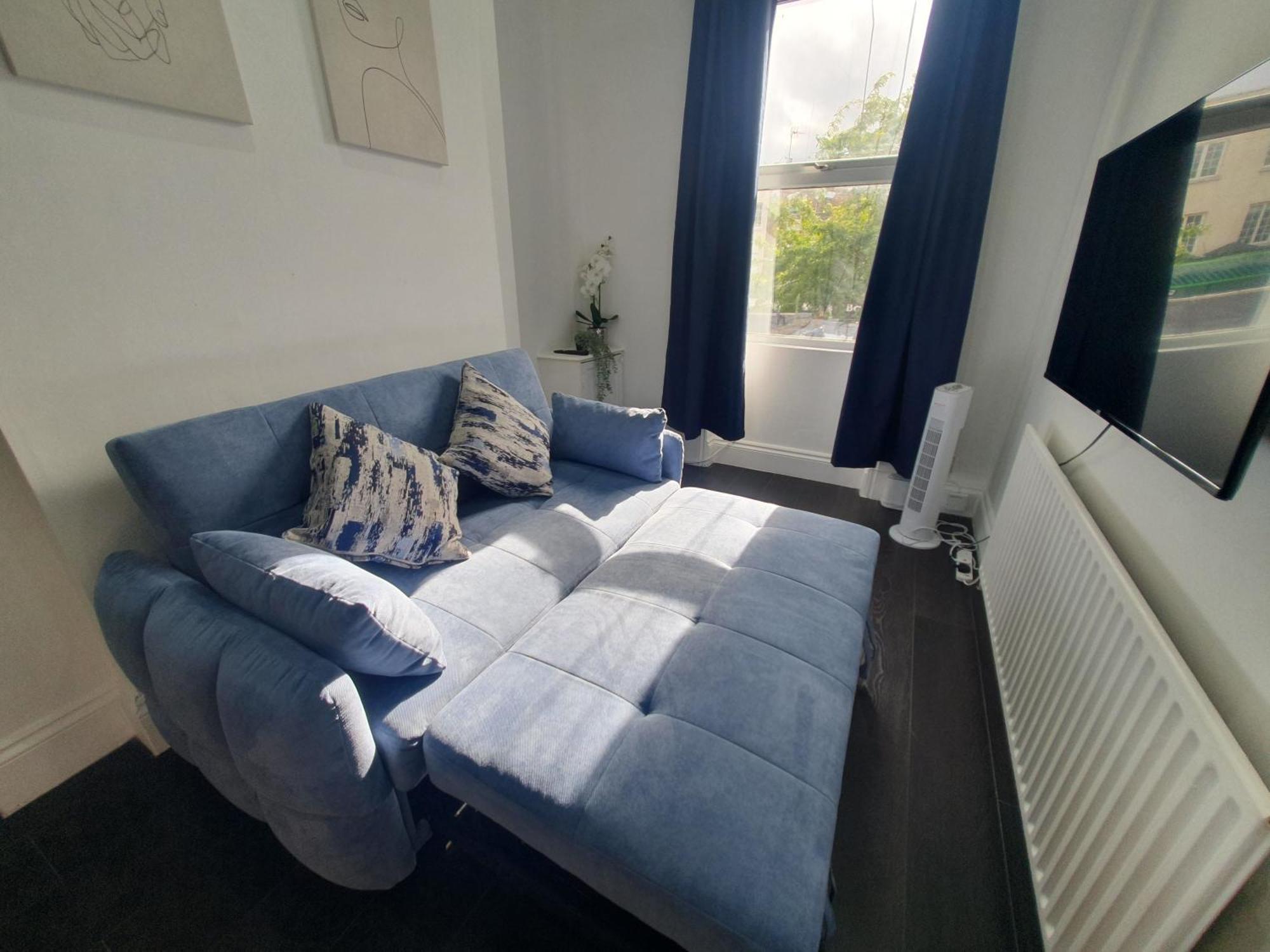 Cosy 1 & 2 Bedroom Zone 1 * London