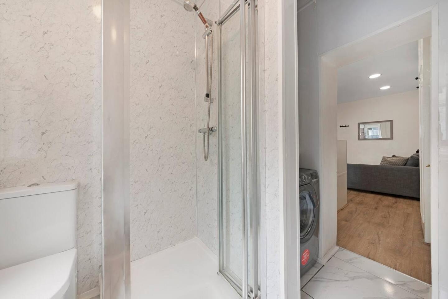 2 Bed Piccadilly 3 Apartment *