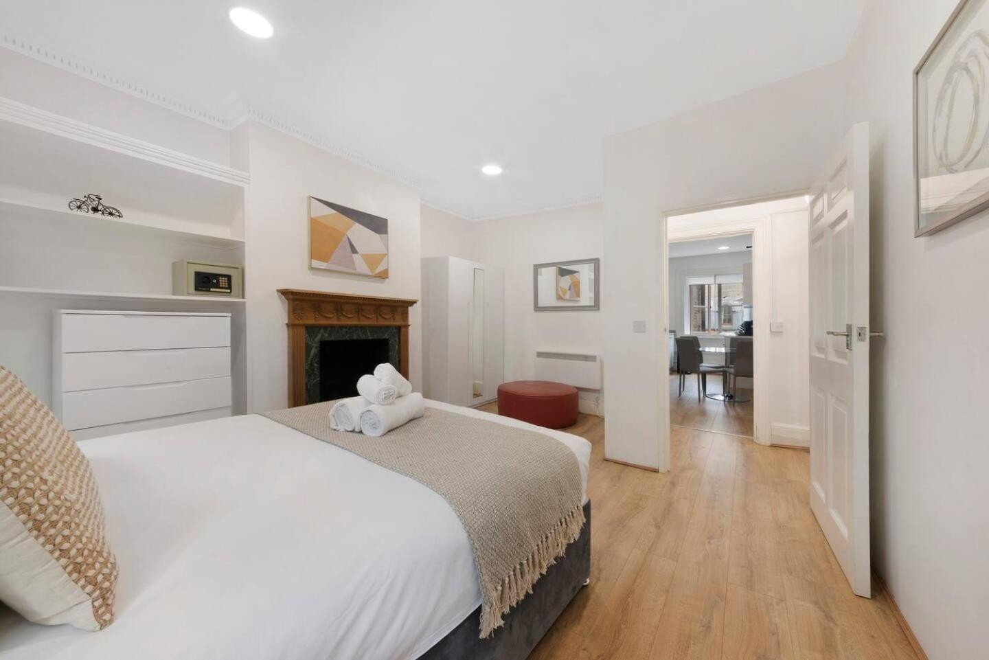 2 Bed Piccadilly 3 *