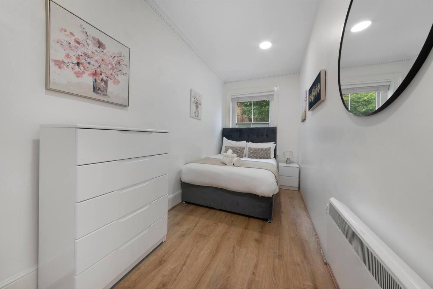 2 Bed Piccadilly 3 Apartment