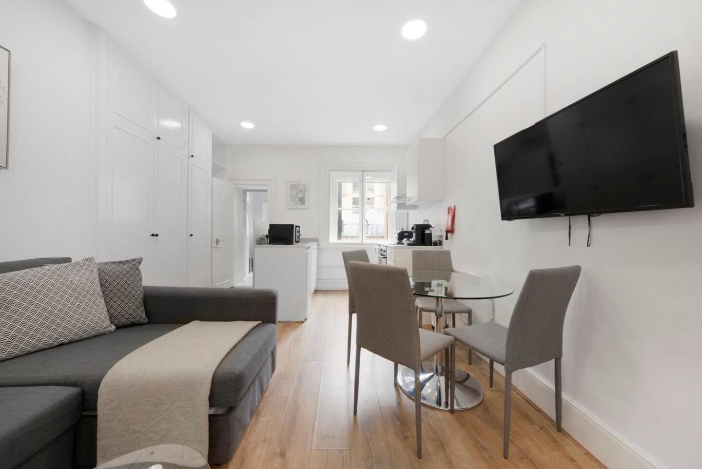 Apartment 2 Bed Piccadilly 3 *