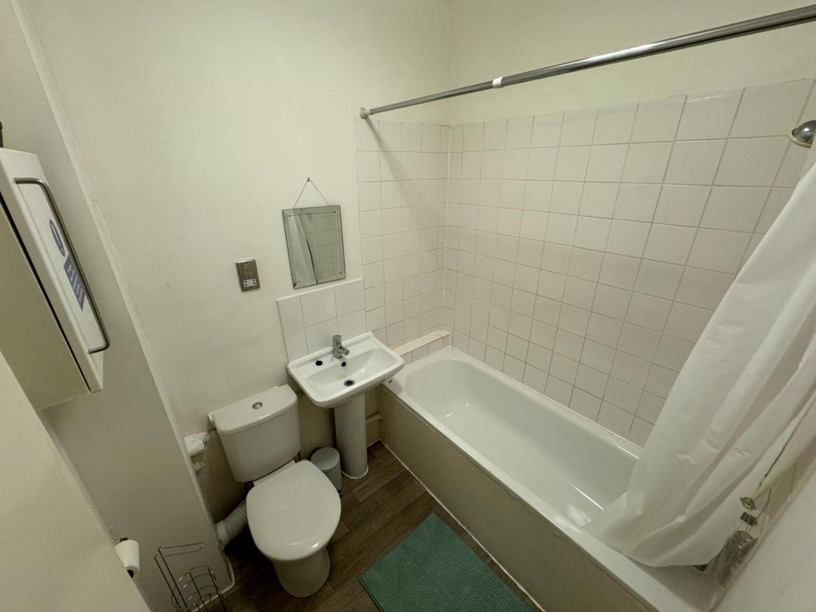 Prime Location In Camden Town Apartment *
