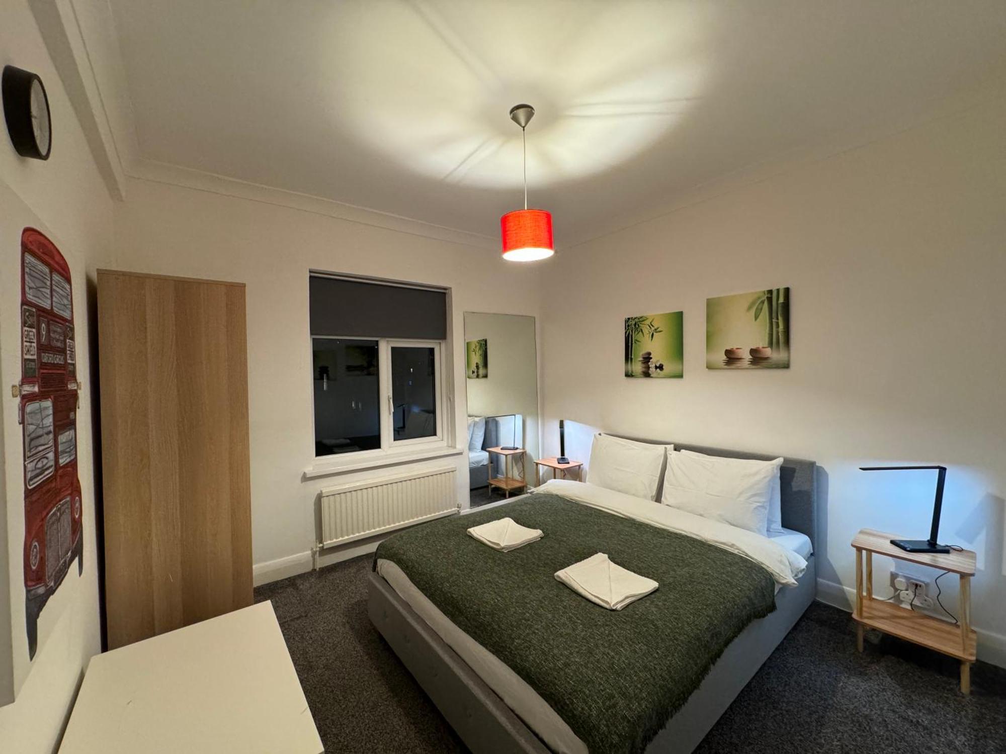 Prime Location In Camden Town * London