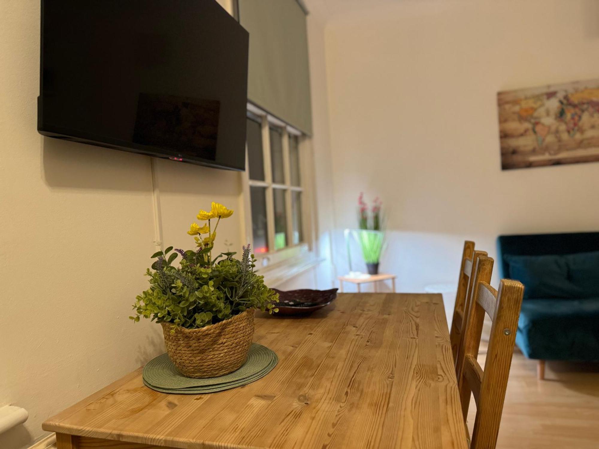 Prime Location In Camden Town * London