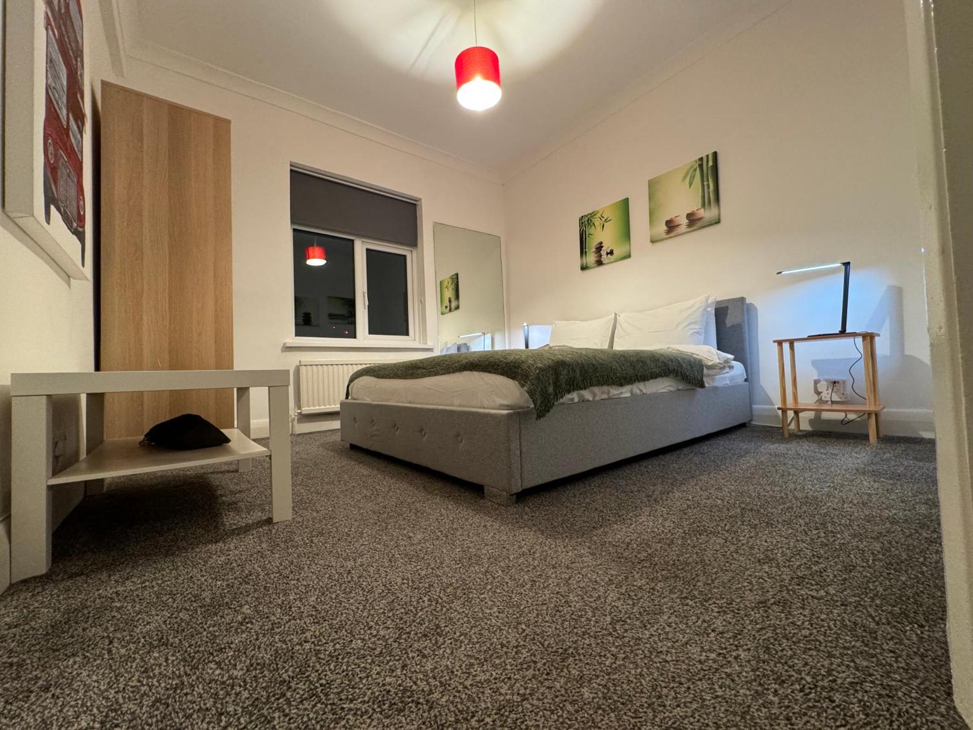 Prime Location In Camden Town * London