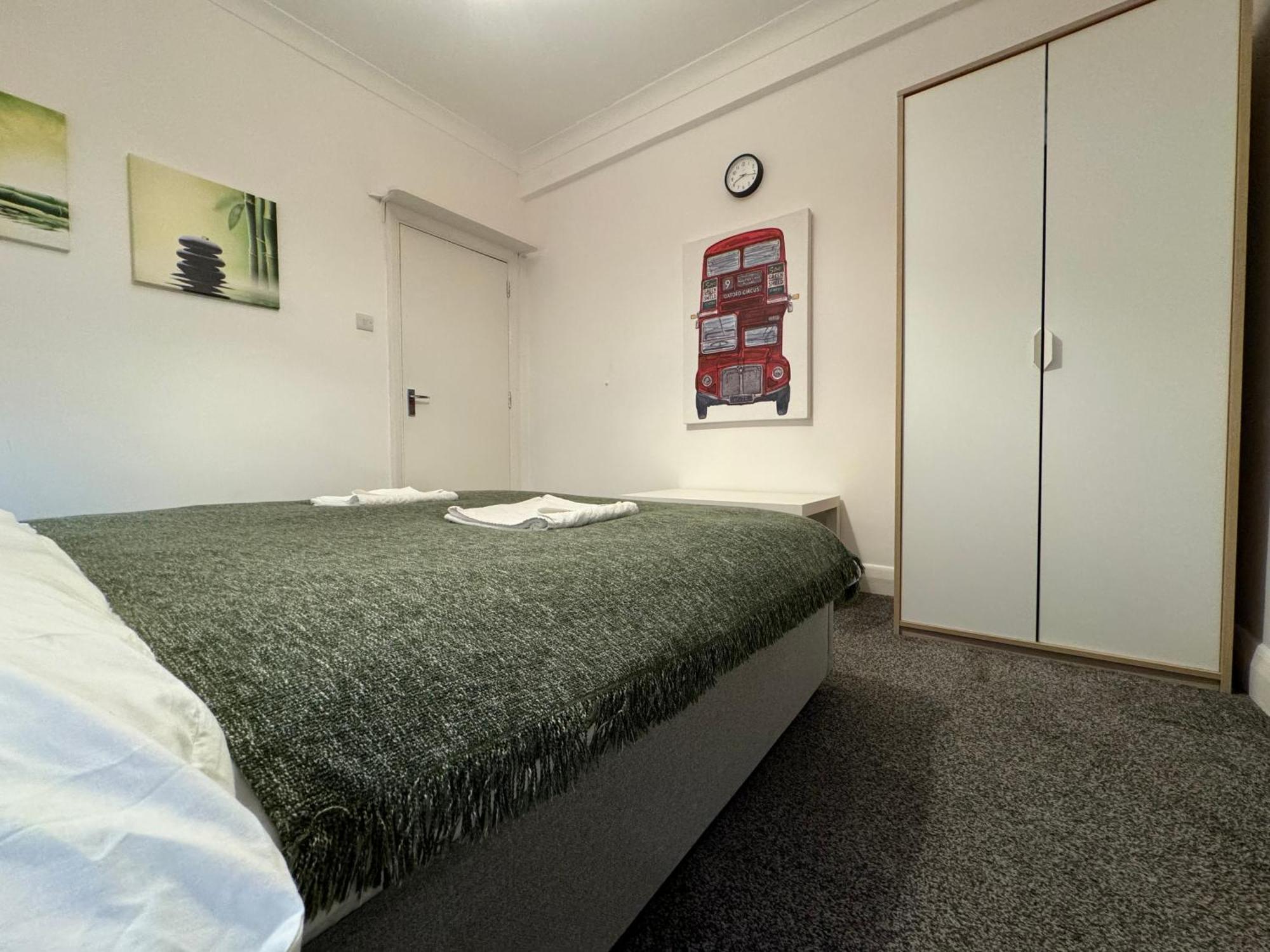 Prime Location In Camden Town Apartment *