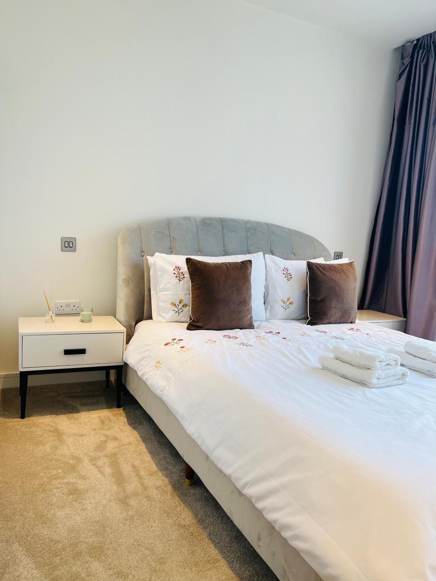 Spectacular High View Apartment London