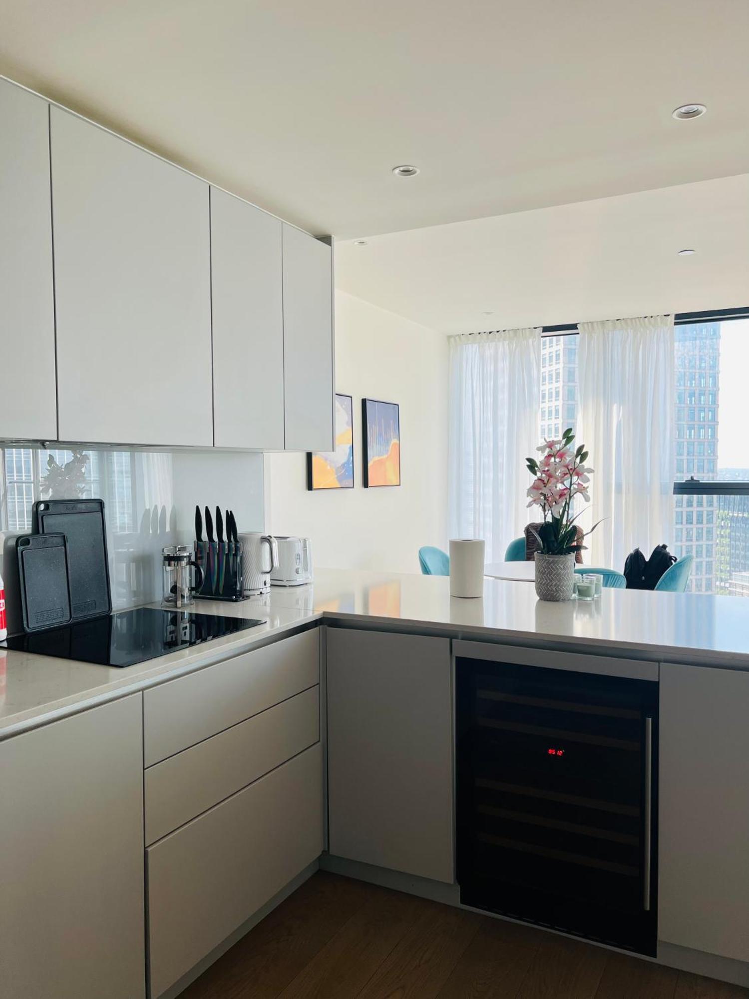 Spectacular High View Apartment