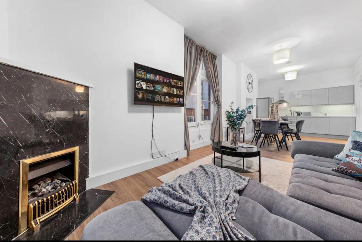 Majestic 2-bedroom Flat In Knightsbridge-hyde Park Kb70 London