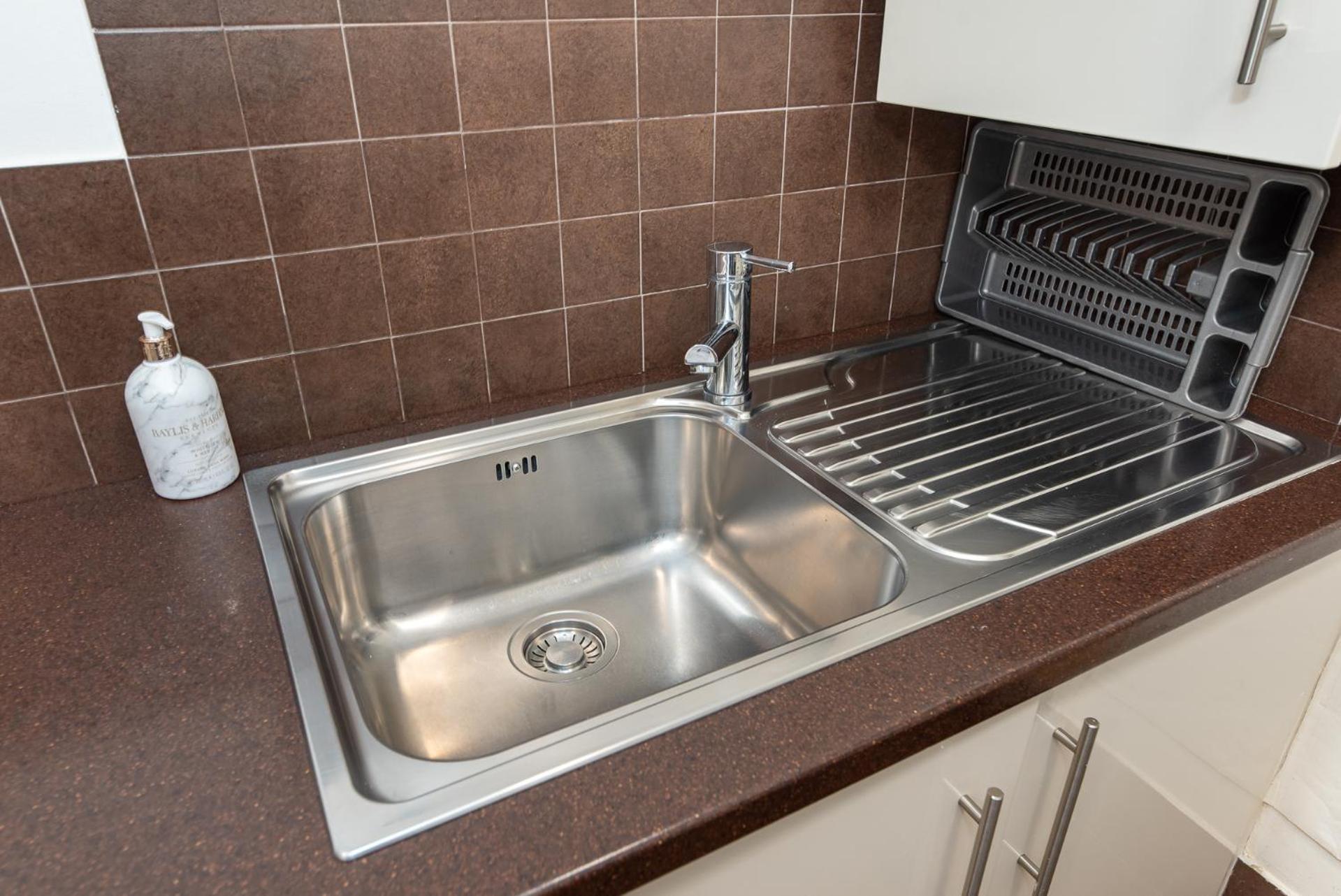 3 Bedroom With Private Terrace In Pimlico, Westminster, Victoria Apartment