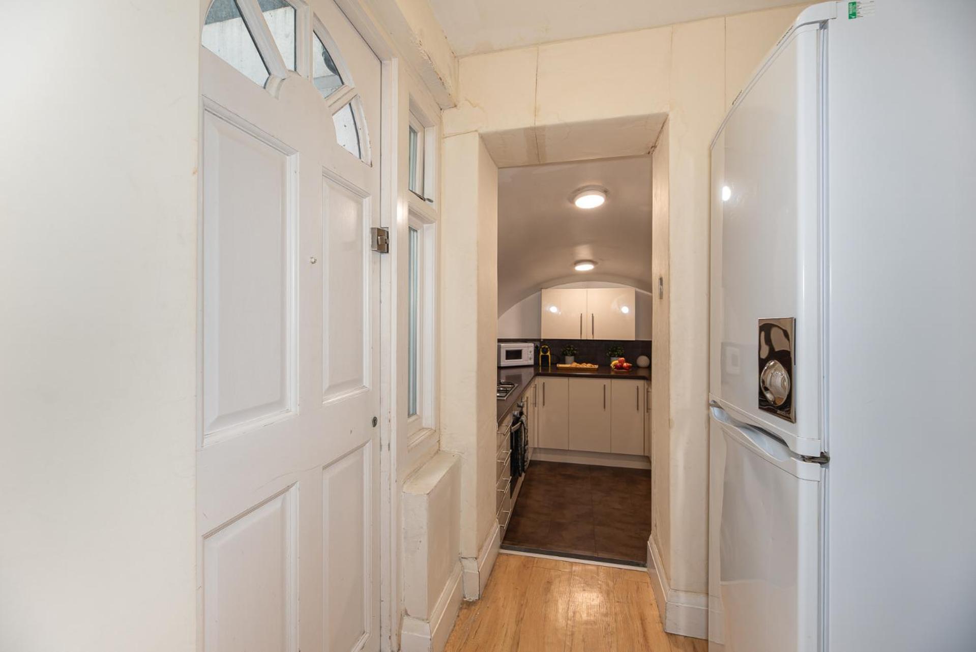 3 Bedroom With Private Terrace In Pimlico, Westminster, Victoria *