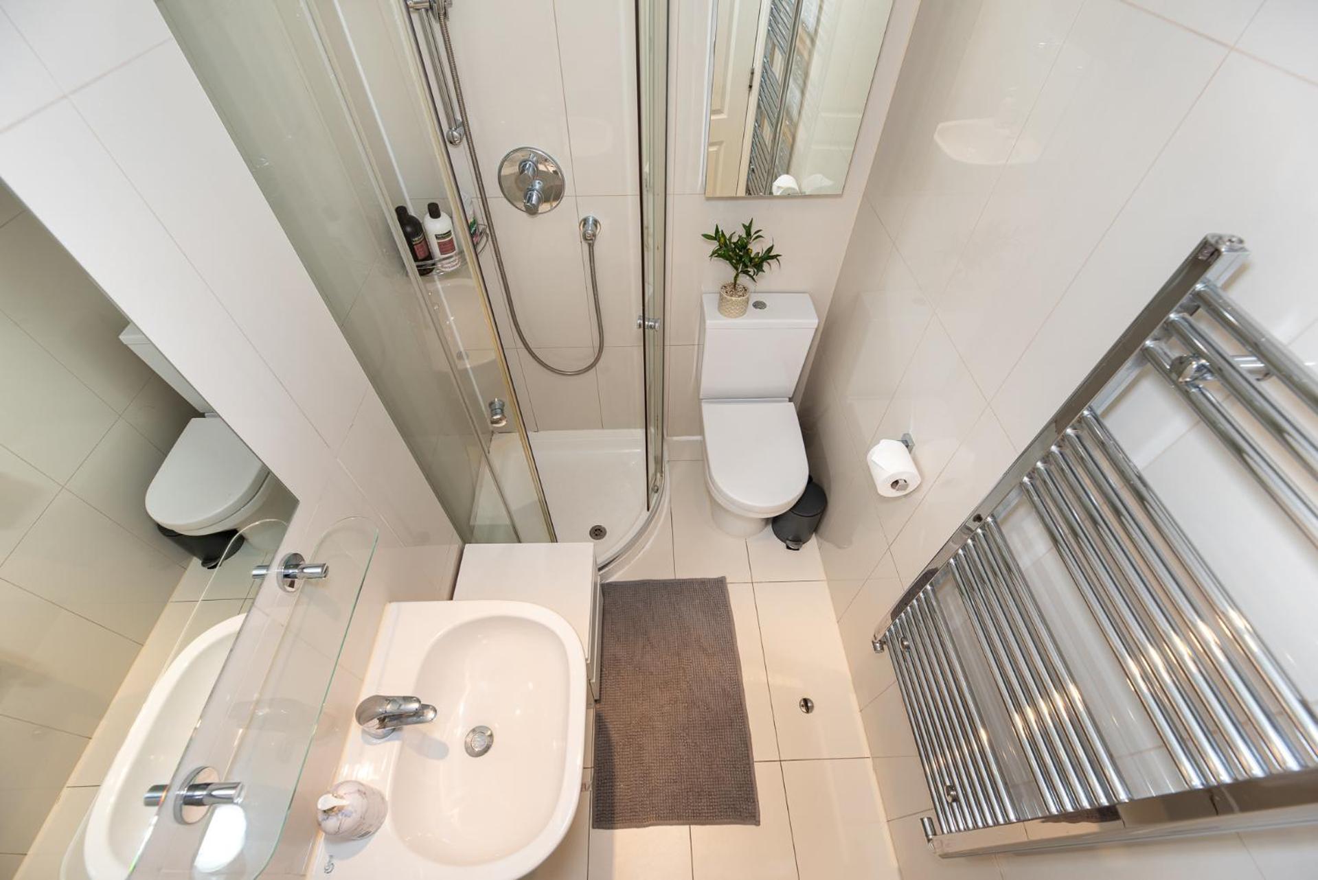 3 Bedroom With Private Terrace In Pimlico, Westminster, Victoria Apartment