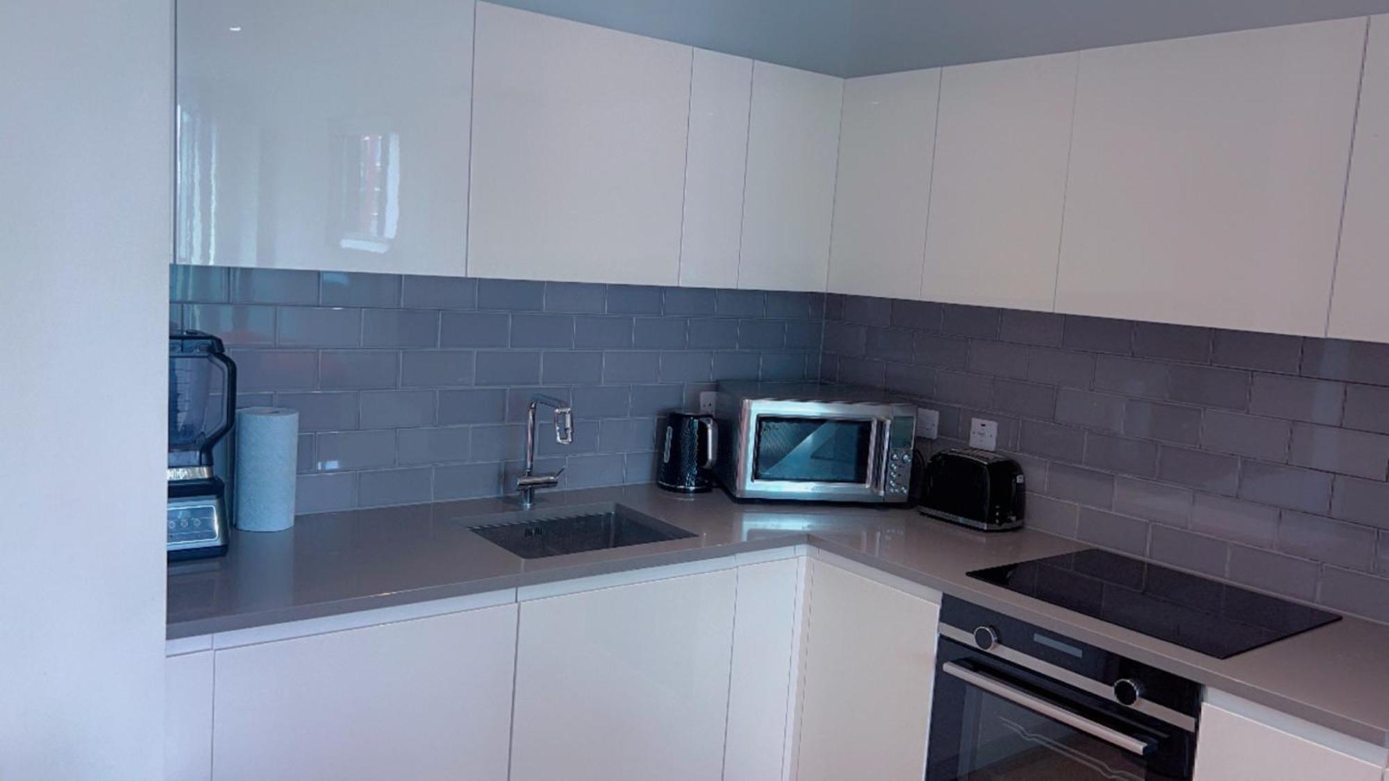 Ds - Entire 1 Bedroom Apartment