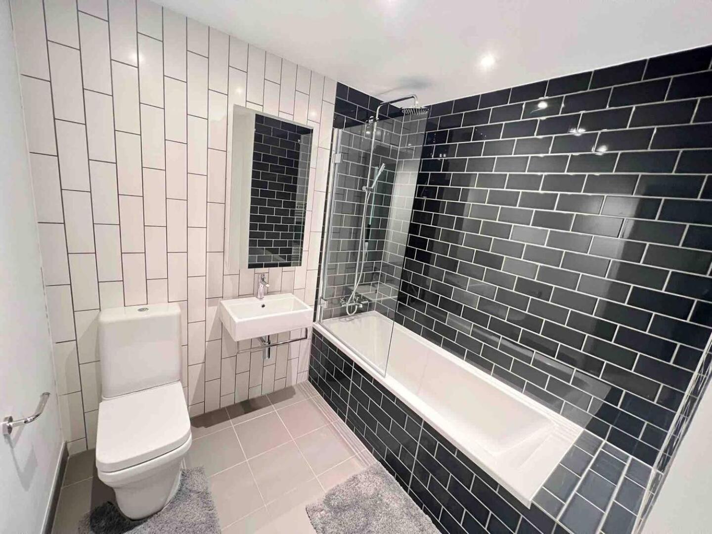 Ds - Entire 1 Bedroom * London
