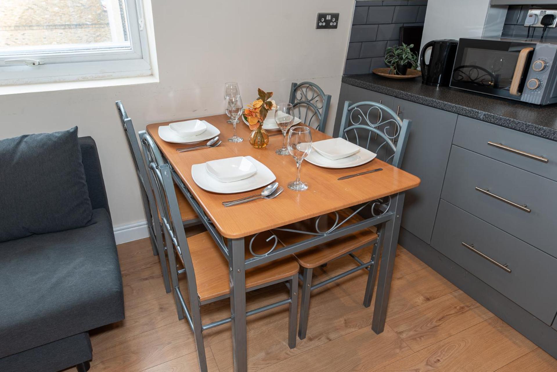 Lovely 3 Bed In The City Of
