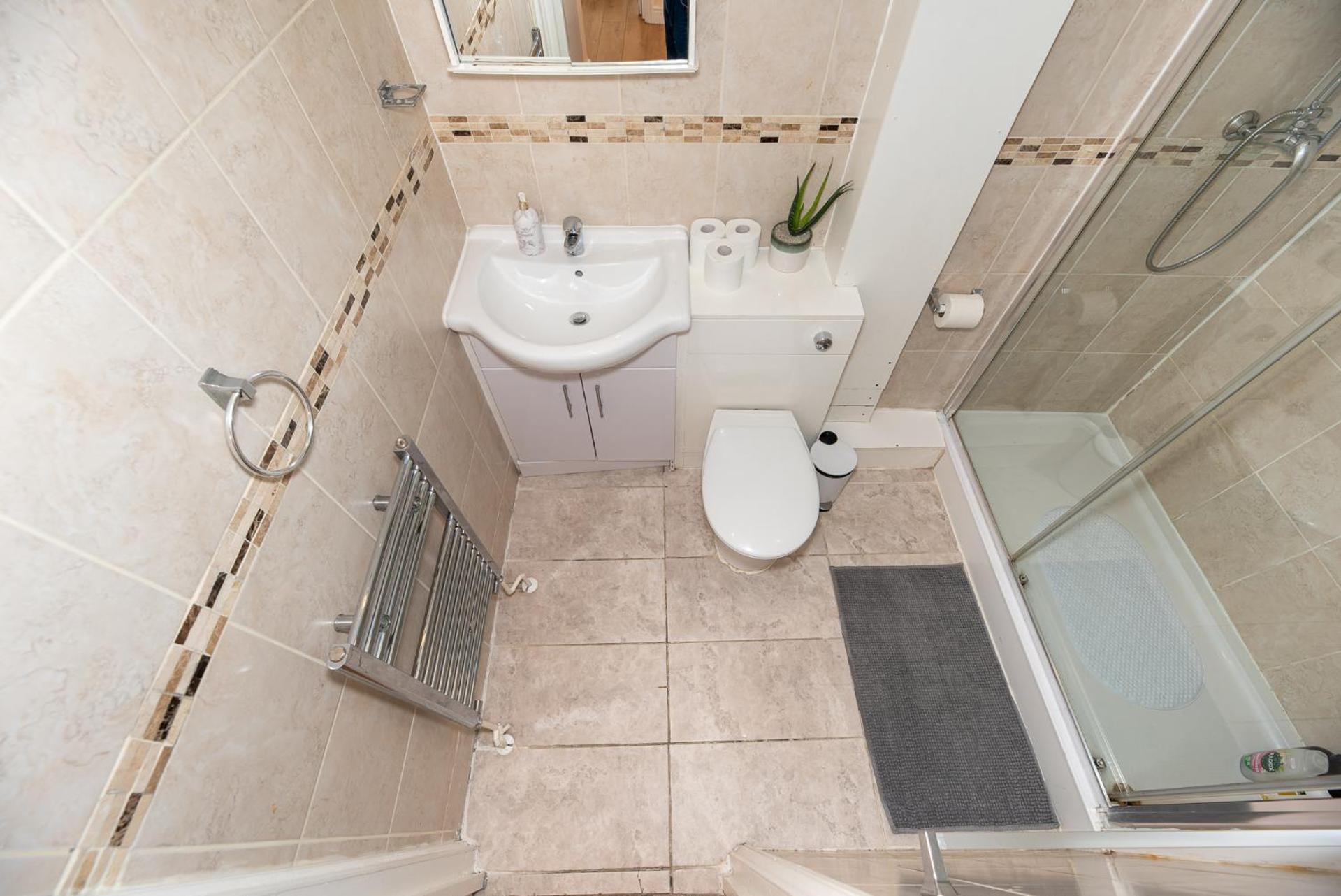 Lovely 3 Bed In The City Of Apartment London