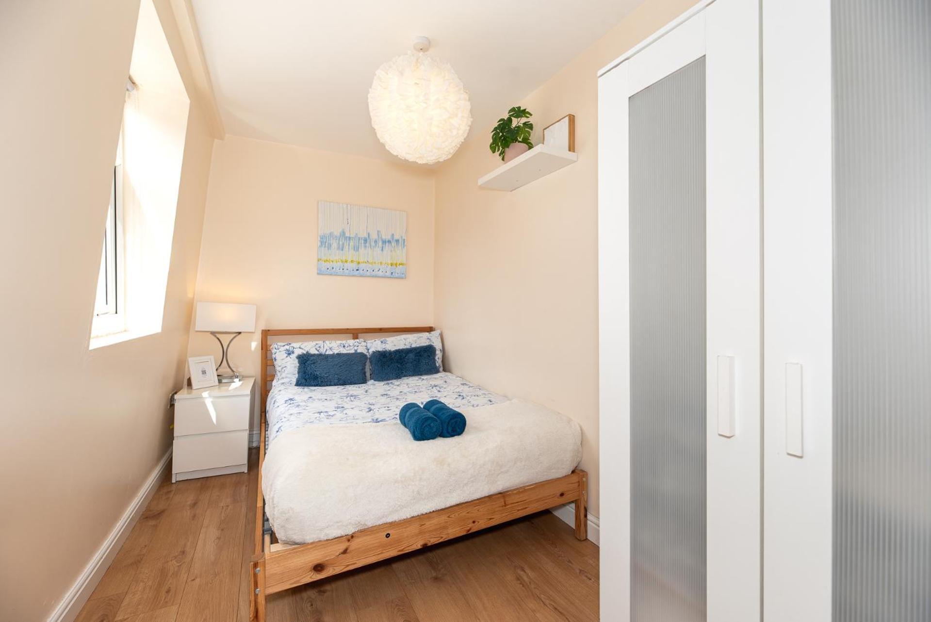 Lovely 3 Bed In The City Of Apartment London