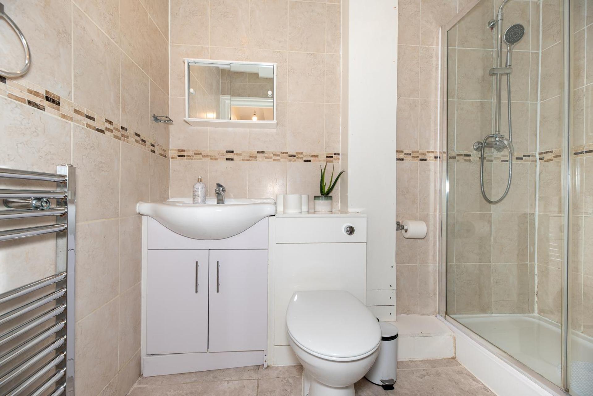 Apartment Lovely 3 Bed In The City Of
