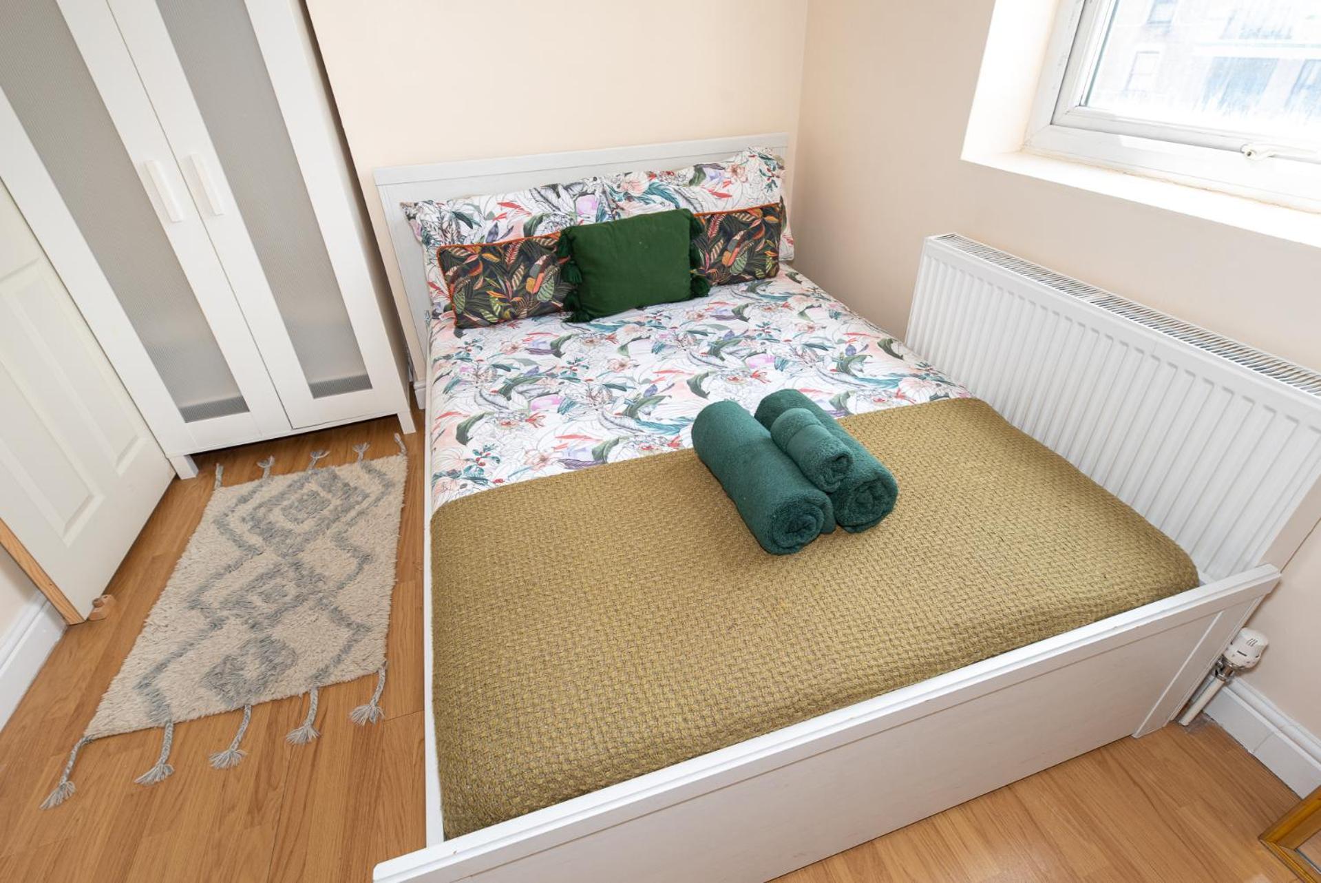 Lovely 3 Bed In The City Of *