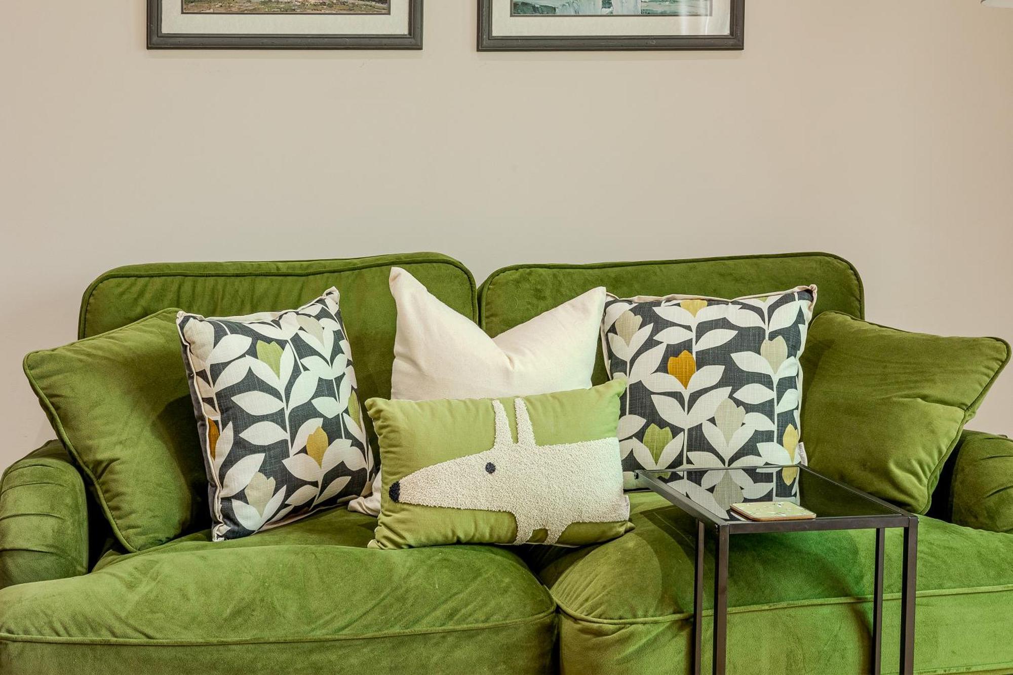 Apartment Upscale Riverfront 1br Flat, Prestigious Battersea