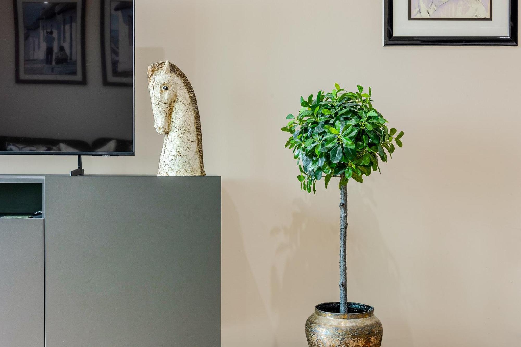 Apartment Upscale Riverfront 1br Flat, Prestigious Battersea London