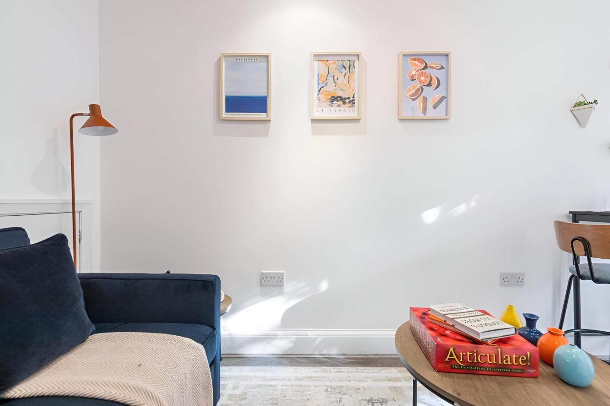 Sleek Loft Living Minimalist Urban Escape Londres