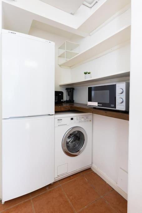 Lovely Garden Flat In Apartment