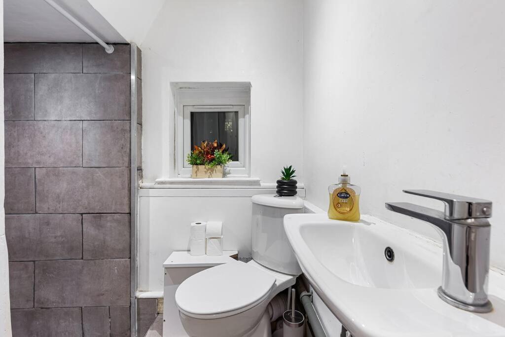 Near Kings Cross Sleep 12 Sp7 Apartamento Londres