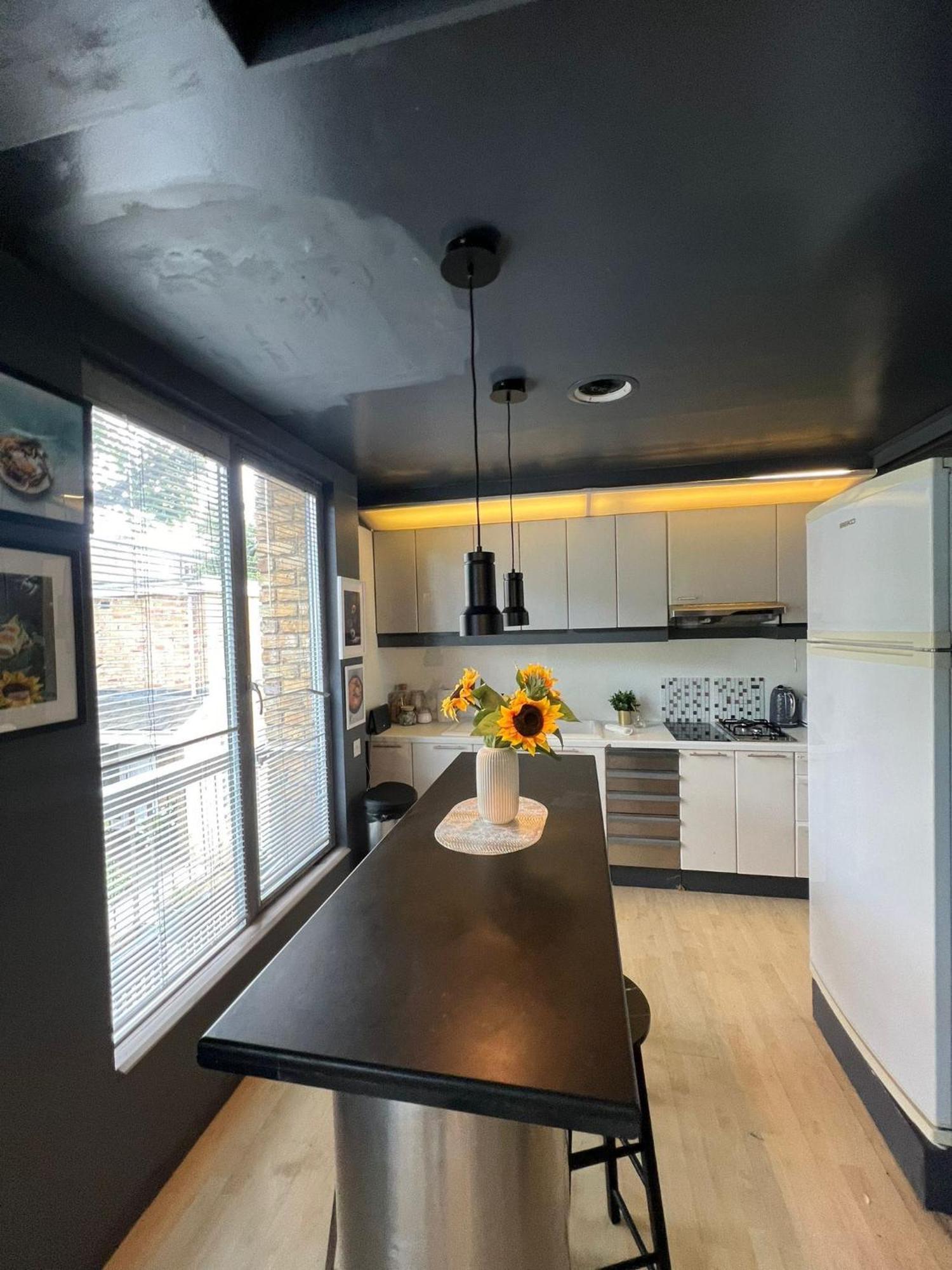 One Bed House In Camden Town * London