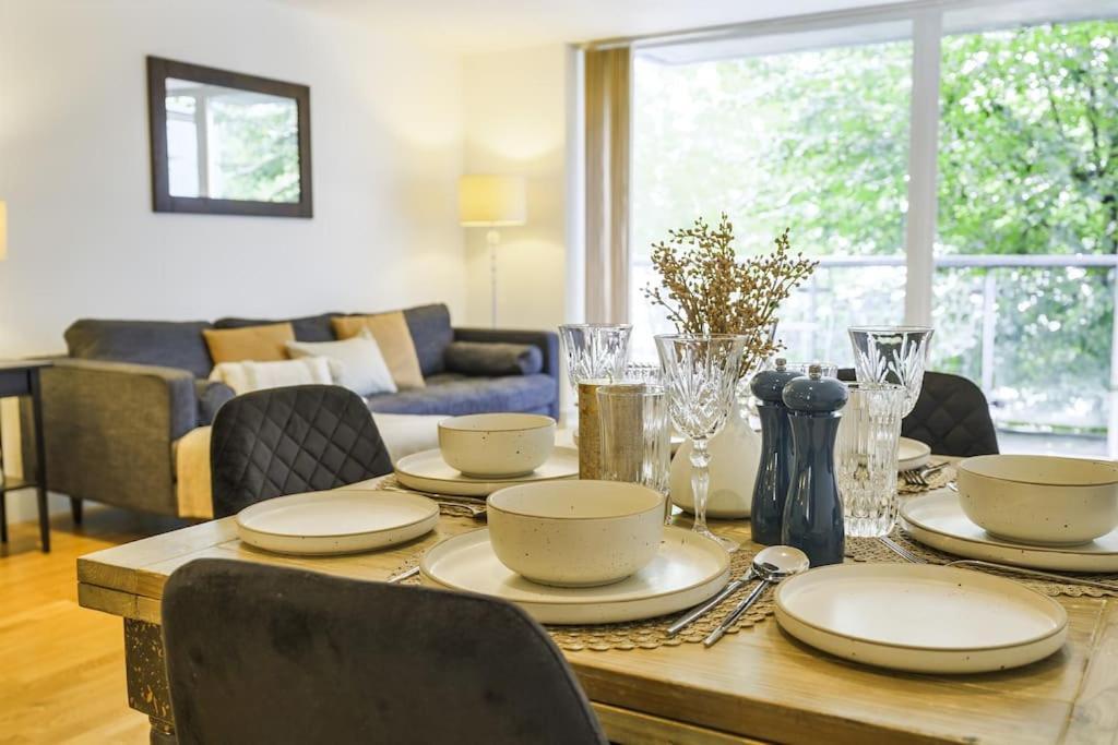 Apartment Luxurious 2-bedroom *