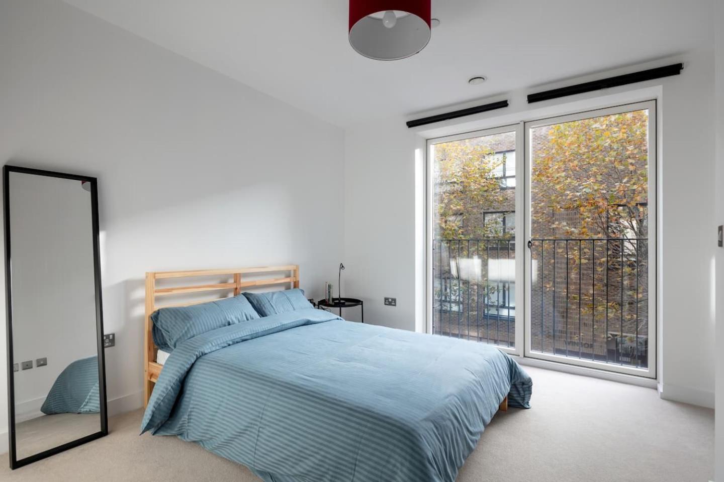 2 Mins Walk From Ucl Campus And Stadium London