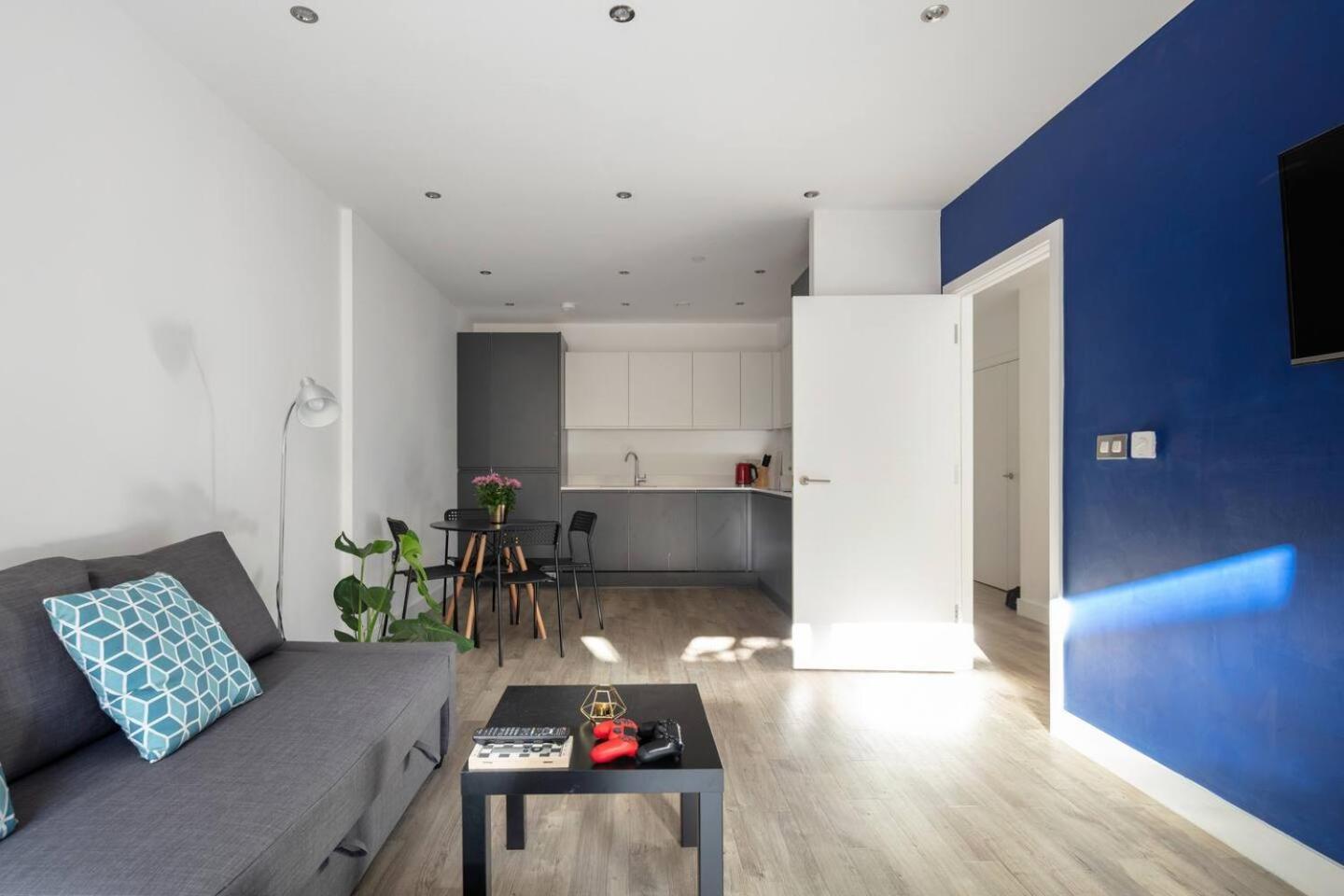 2 Mins Walk From Ucl Campus And Stadium Apartment *
