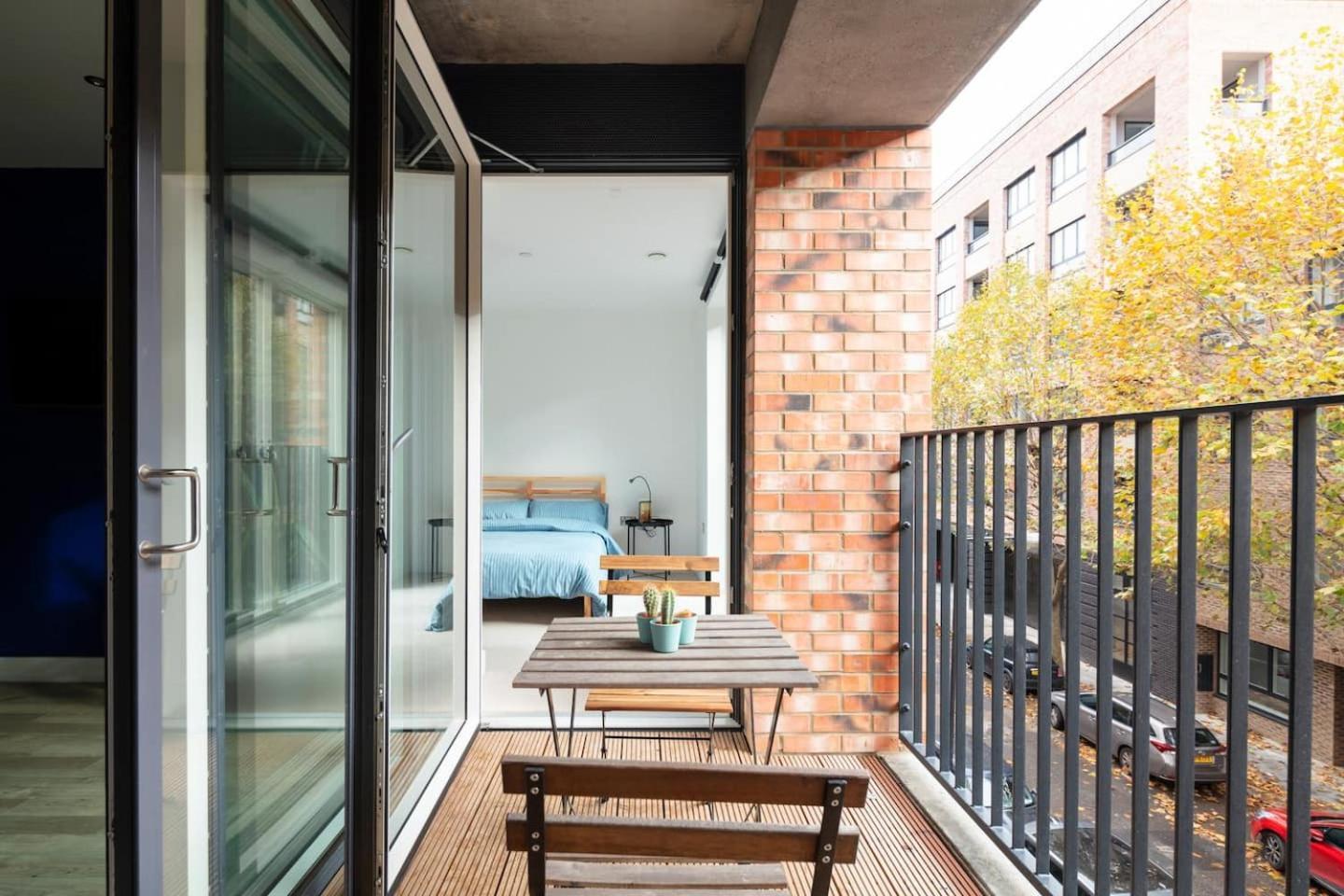 2 Mins Walk From Ucl Campus And Stadium London