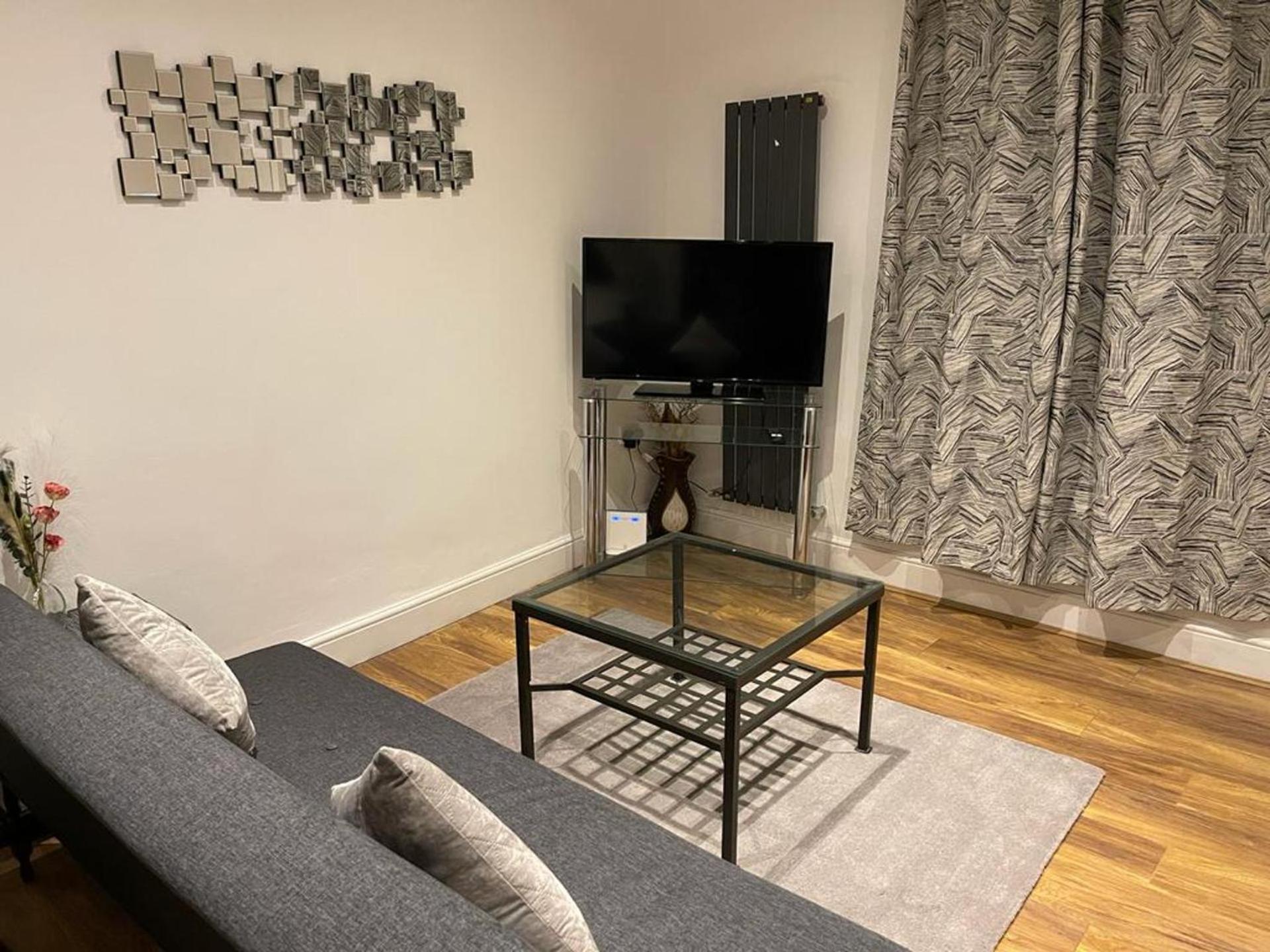 1-bed In Archway N19 3nu * London