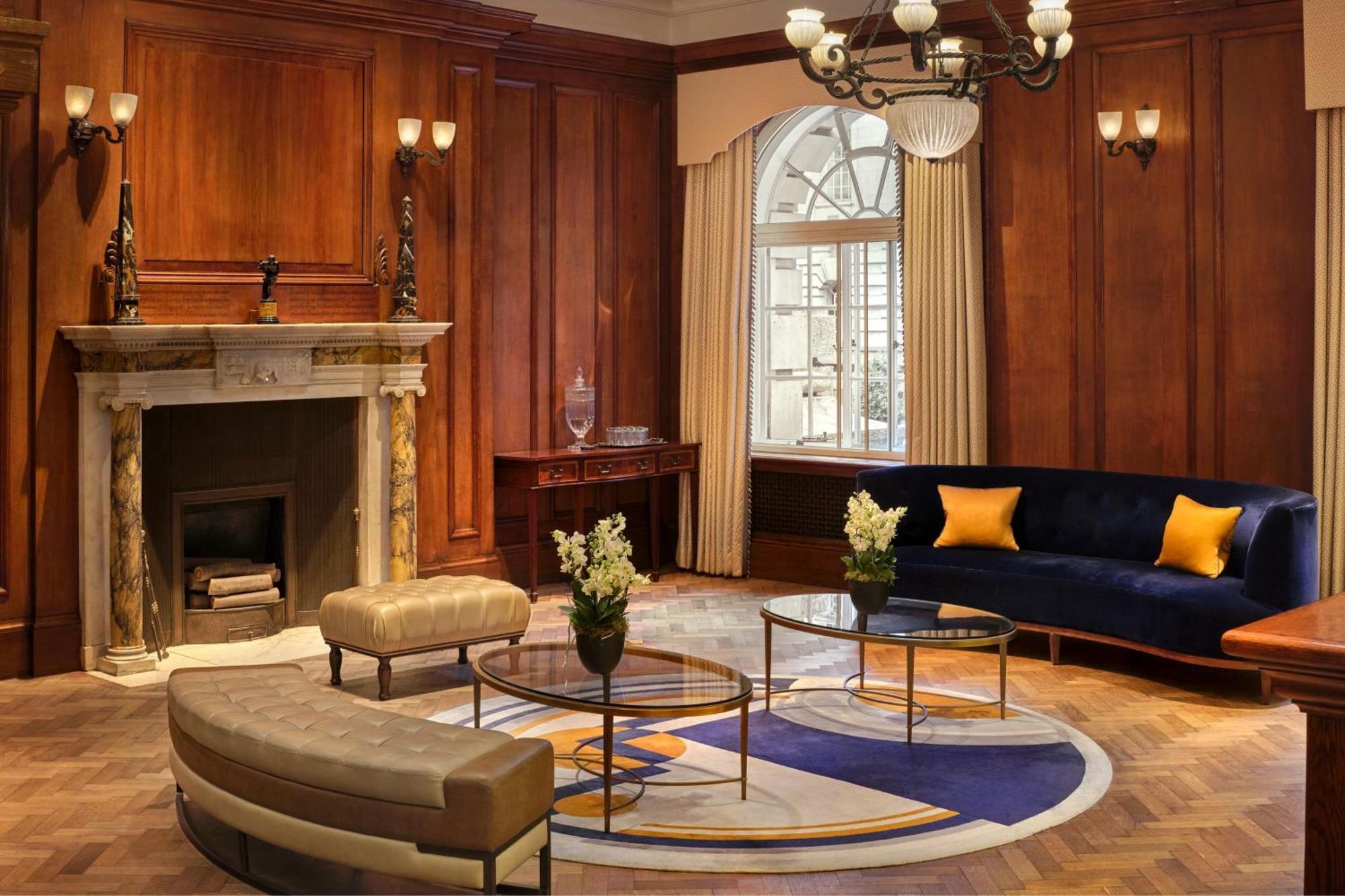 Hotel Marriott County Hall 5*