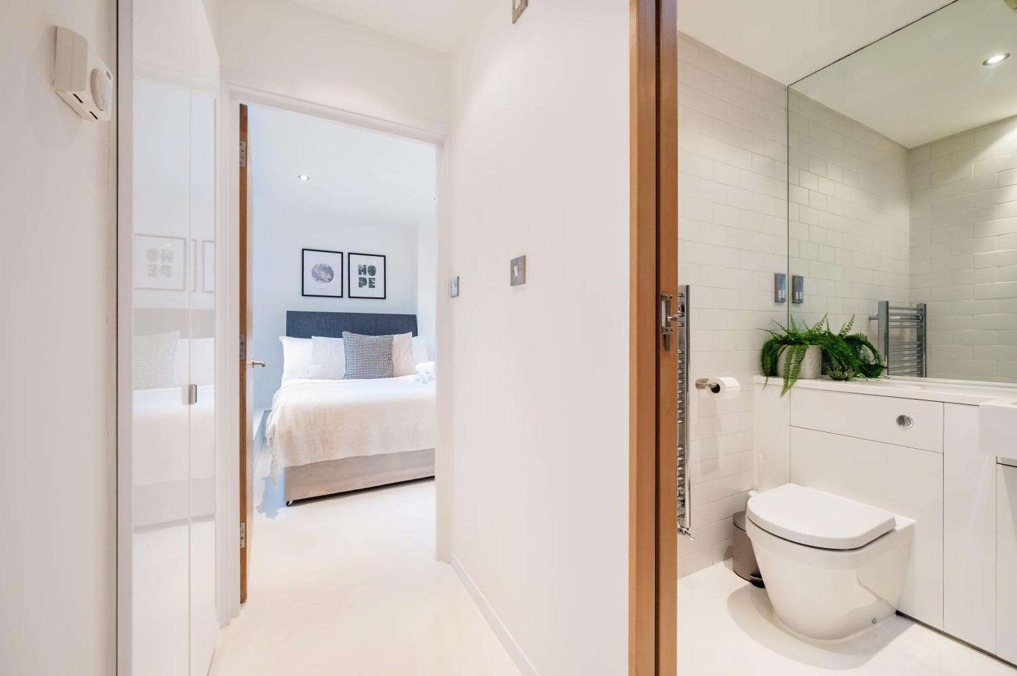 Huge & 3 Bedr, 4 Beds, Covent Gdn