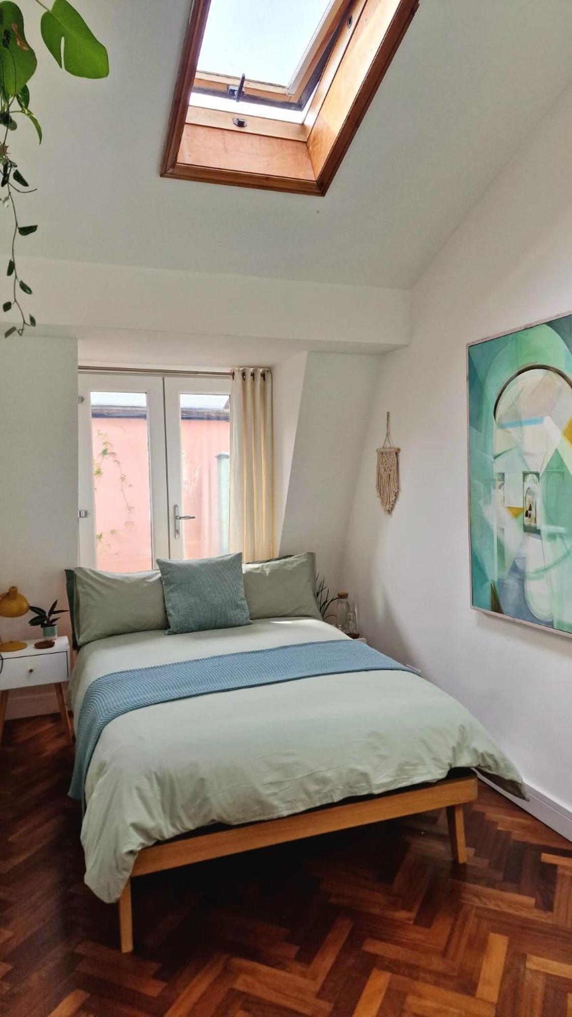 Charming Bedroom In Artist Studio Privatunterkunft *