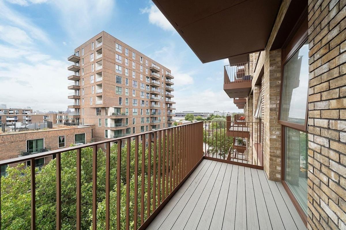 Apartment Single Bed In Shared Greater Gem Near O2 Arena & Thames With Free Parking *