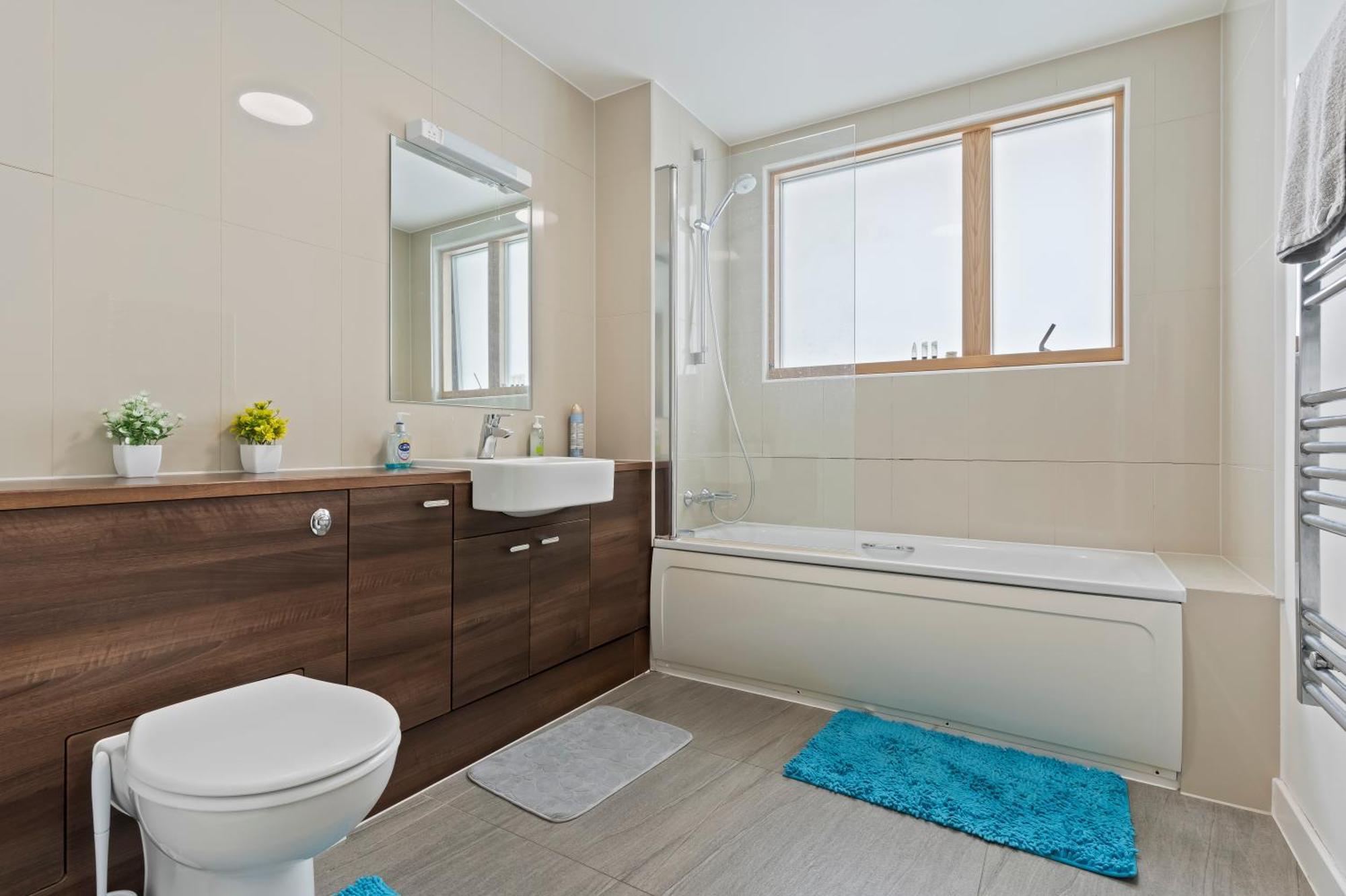 Spectacular 3Br 2Bath Rooftop Sky-Views With Parking Apartment London