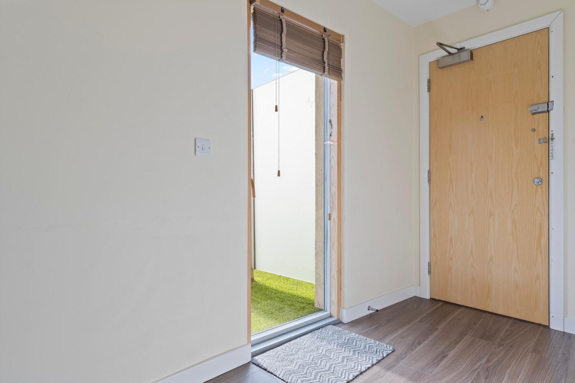 Spectacular 3Br 2Bath Rooftop Sky-Views With Parking Apartment