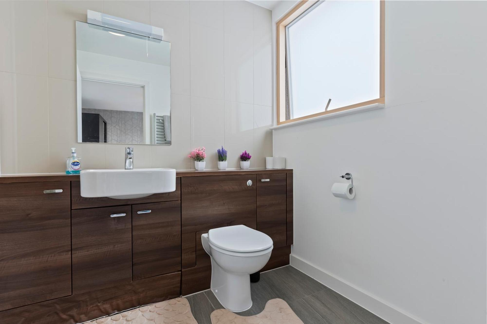 Spectacular 3Br 2Bath Rooftop Sky-Views With Parking Apartment
