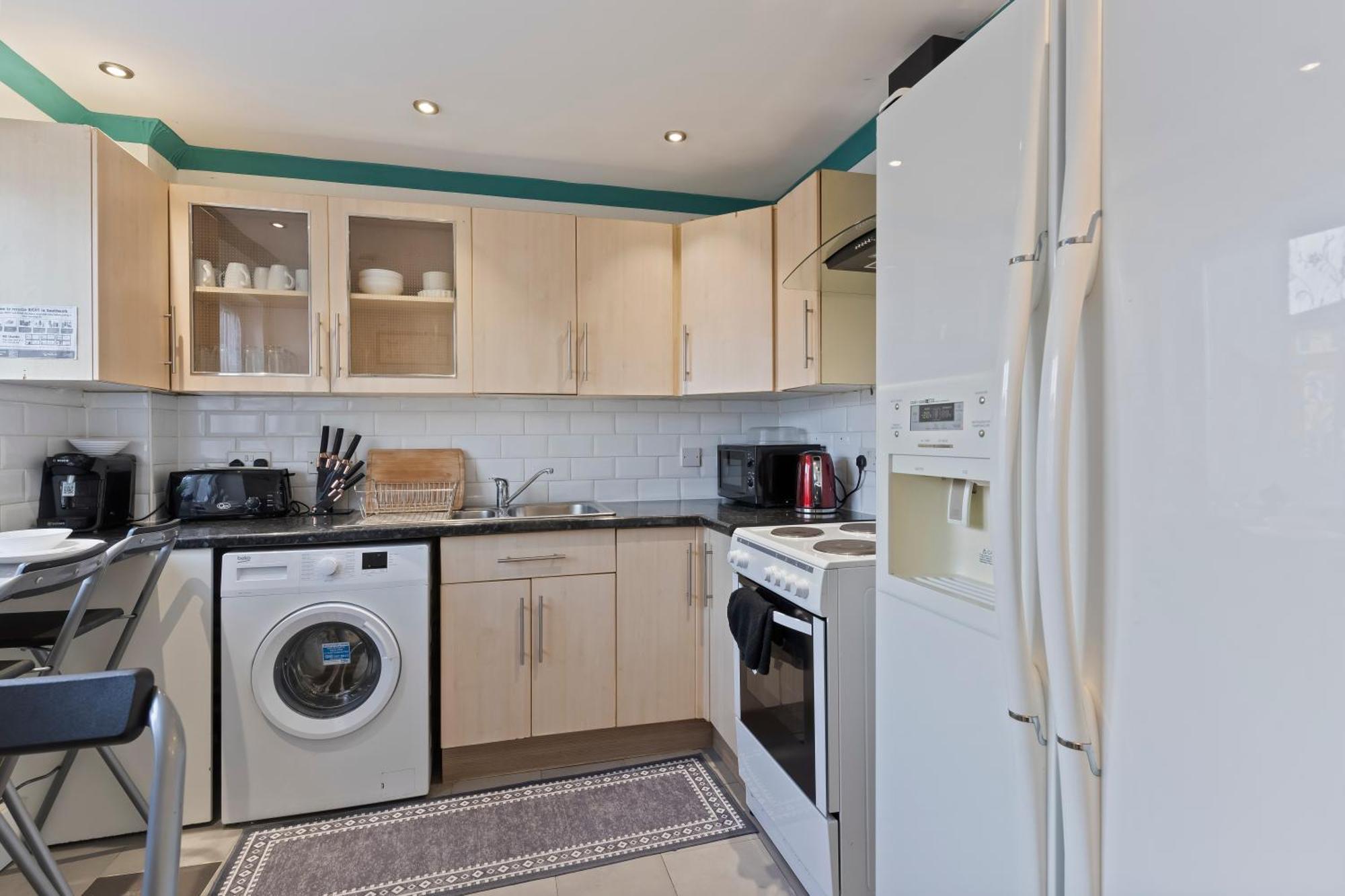 Casa de férias Lovely 4Br House In The City With Parking Londres